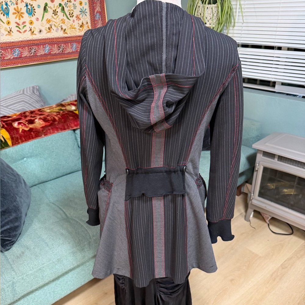Vintage LanVie Black Pinstripe Hooded Lightweight Black Red Jacket Pinstripe 6 - Picture 6 of 16